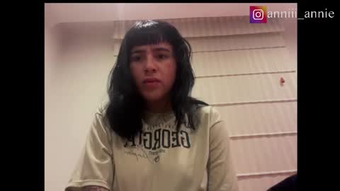 Snapshot of annie_snow_ chatting on October 2, 2025, 2:40 am JEANNE no olvides seguirme dont forget follow me  uu online show from October 2, 2025, 2:40 am