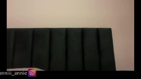 Snapshot of annie_snow_ chatting on May 1, 2026, 11:42 pm JEANNE no olvides seguirme dont forget follow me uu online show from May 1, 2026, 11:42 pm