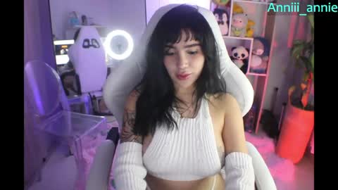 Snapshot of annie_snow_ chatting on May 15, 2026, 12:17 am JEANNE no olvides seguirme dont forget follow me uu online show from May 15, 2026, 12:17 am