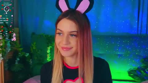 annie online show from February 12, 2026, 8:37 pm