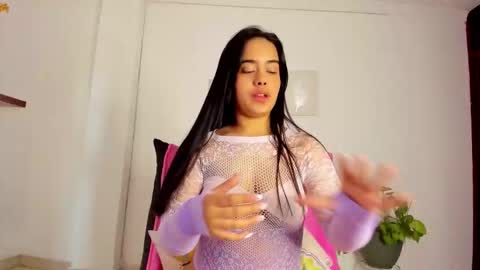 Snapshot of annie_sweet6 chatting on October 3, 2025, 1:41 pm Annie online show from October 3, 2025, 1:41 pm