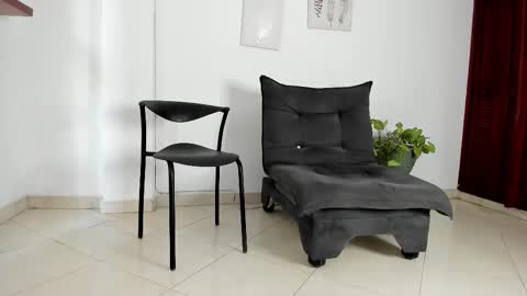 Snapshot of annie_sweet6 chatting on December 16, 2025, 1:05 pm Annie online show from December 16, 2025, 1:05 pm