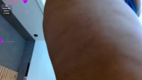 Snapshot of annie_volker chatting on October 22, 2025, 3:51 am Annie Volker online show from October 22, 2025, 3:51 am