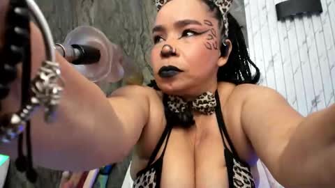 annie_wigg_ online show from January 9, 2026, 2:58 am