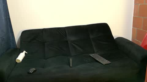 Snapshot of annieflaming chatting on December 17, 2025, 11:33 pm annieflaming online show from December 17, 2025, 11:33 pm