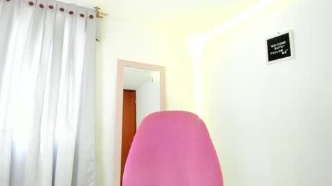 Annie  online show from December 30, 2024, 8:25 pm