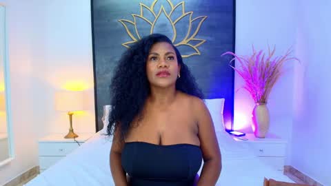 Annie Leigt online show from May 7, 2026, 9:09 pm