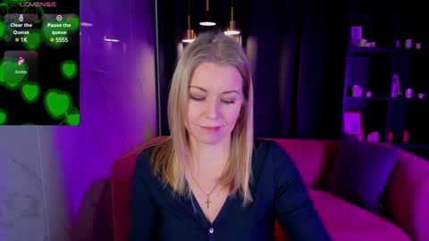 Annie online show from December 4, 2024, 5:49 am