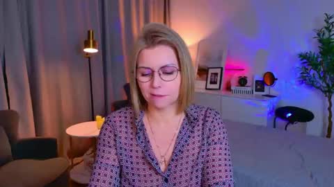 Annie online show from April 25, 2026, 8:39 am