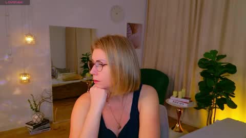 Annie online show from May 18, 2026, 8:20 am