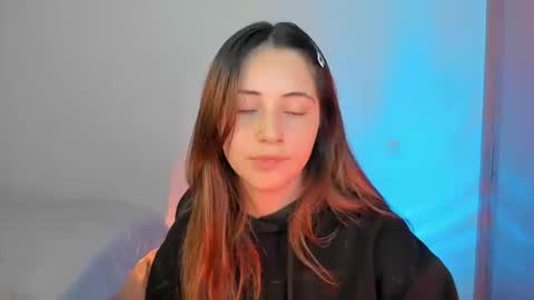 Annie online show from September 26, 2025, 3:32 am