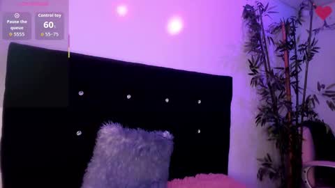 Snapshot of anniie_evans1 chatting on September 13, 2025, 1:33 pm Annie Evans  online show from September 13, 2025, 1:33 pm