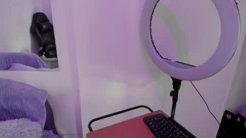 Snapshot of anniie_evans1 chatting on September 24, 2025, 1:25 pm Annie Evans  online show from September 24, 2025, 1:25 pm