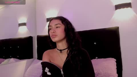 Snapshot of anniie_evans1 chatting on September 26, 2025, 4:44 pm Annie Evans  online show from September 26, 2025, 4:44 pm