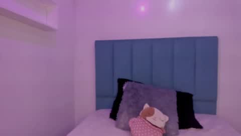 Snapshot of anniie_evans1 chatting on October 6, 2025, 2:25 pm Annie Evans  online show from October 6, 2025, 2:25 pm