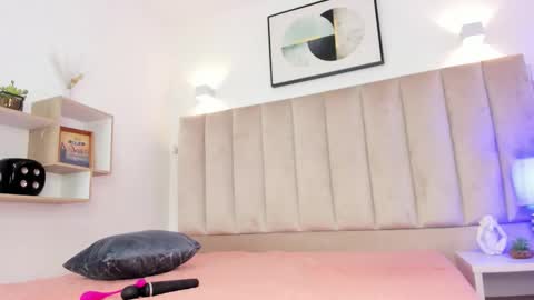 Snapshot of anniie_queen chatting on September 11, 2025, 3:06 am Annie Queen online show from September 11, 2025, 3:06 am