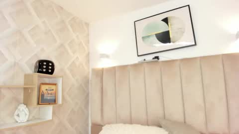 Annie Queen online show from February 5, 2026, 4:17 am