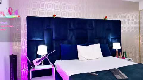 Snapshot of anniieleonhart chatting on September 15, 2025, 7:58 pm Anniieleonhart online show from September 15, 2025, 7:58 pm