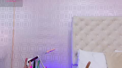 Snapshot of anniieleonhart chatting on October 7, 2025, 7:55 pm Anniieleonhart online show from October 7, 2025, 7:55 pm