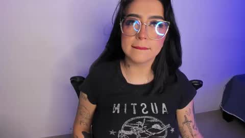 Snapshot of annikamerliahh_ chatting on September 21, 2025, 4:36 am Annika online show from September 21, 2025, 4:36 am