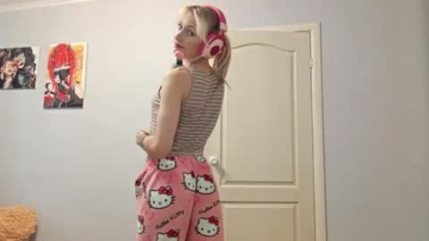 Kate online show from September 14, 2025, 7:51 am