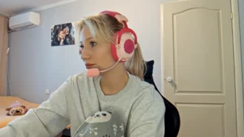 Kate online show from September 15, 2025, 8:36 am