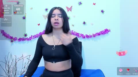 Snapshot of annniie22 chatting on October 6, 2025, 10:12 am annie online show from October 6, 2025, 10:12 am