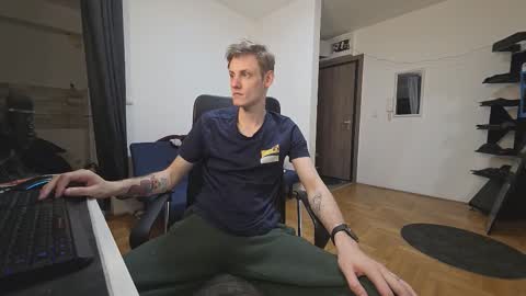    online show from November 19, 2025, 7:03 pm