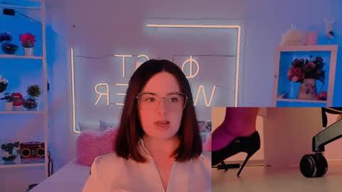 Ann Terry 3 online show from December 14, 2024, 11:50 am