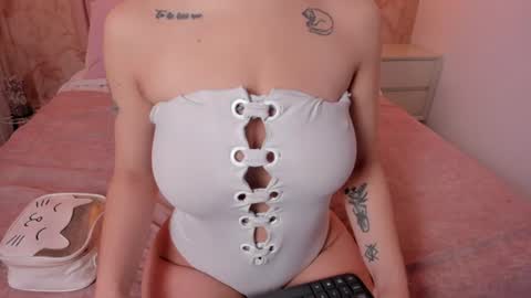 Snapshot of anntonella_watson chatting on June 13, 2026, 11:41 am ANTON online show from June 13, 2026, 11:41 am