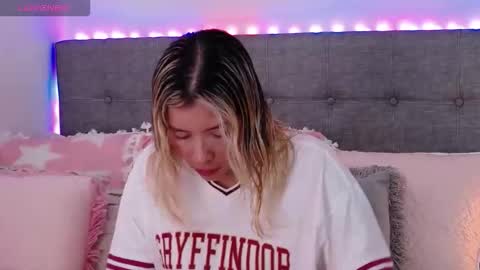 Antonella Lee online show from January 14, 2026, 6:13 pm