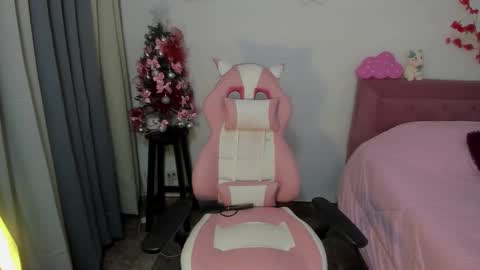 Snapshot of annubis_lia chatting on December 21, 2024, 5:25 am SOFIA INDEPENDENT MODEL online show from December 21, 2024, 5:25 am