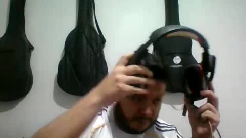 lion kennedy independent model moderator online show from September 28, 2025, 3:12 am