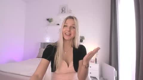 Snapshot of anny_johnson_ chatting on March 8, 2026, 10:52 am Anny online show from March 8, 2026, 10:52 am