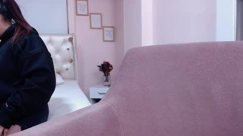 ANNY LOUIS online show from December 6, 2024, 8:59 am