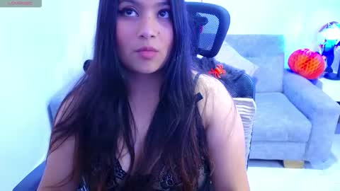 Snapshot of anny_louis chatting on October 28, 2025, 8:55 pm ANNY LOUIS online show from October 28, 2025, 8:55 pm
