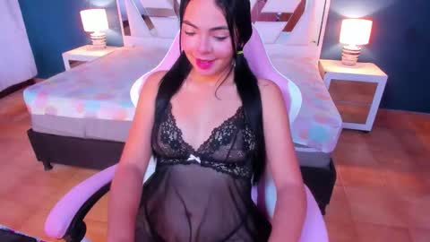 Snapshot of anny_petiitee chatting on October 14, 2025, 12:06 pm anny online show from October 14, 2025, 12:06 pm