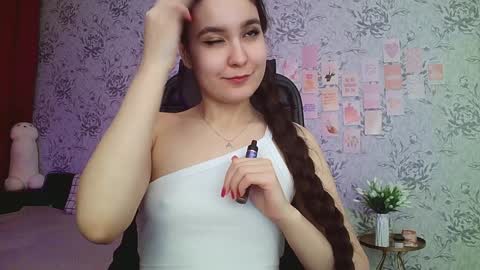Snapshot of anny_shine chatting on January 7, 2025, 4:50 am Annie online show from January 7, 2025, 4:50 am