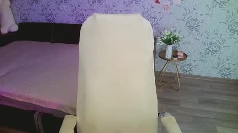Snapshot of anny_shine chatting on February 21, 2025, 4:18 am Annie online show from February 21, 2025, 4:18 am
