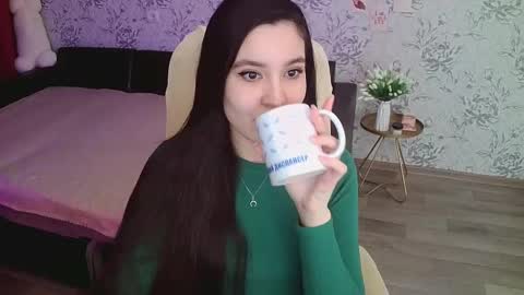 Snapshot of anny_shine chatting on February 22, 2025, 9:45 am Annie online show from February 22, 2025, 9:45 am