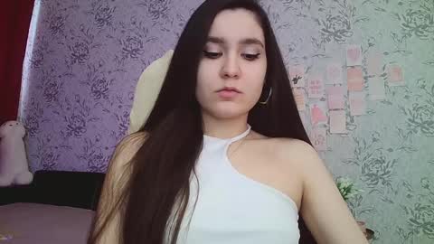 Snapshot of anny_shine chatting on March 2, 2025, 7:32 am Annie online show from March 2, 2025, 7:32 am