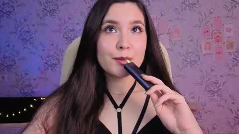 Annie online show from October 27, 2025, 3:32 am