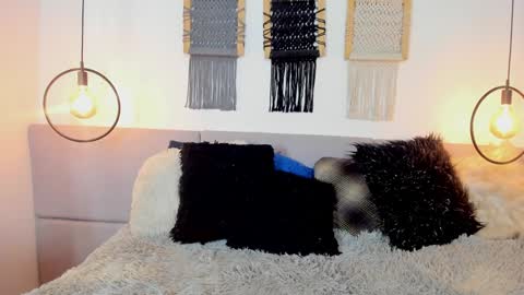 anny_stan online show from February 5, 2025, 10:12 pm