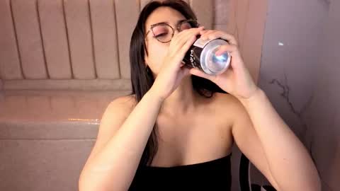 Live 1500am 2100pm COLOMBIAN HOUR online show from November 30, 2025, 1:15 pm