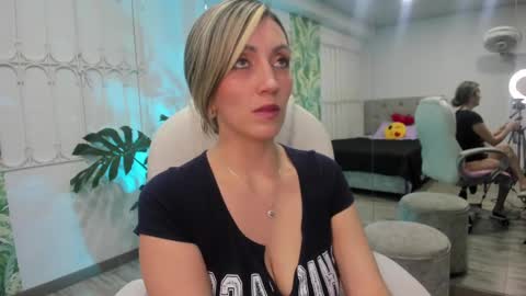 Anny online show from September 9, 2025, 11:32 am