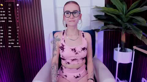 Snapshot of annybuny chatting on February 21, 2025, 4:16 pm Ana online show from February 21, 2025, 4:16 pm