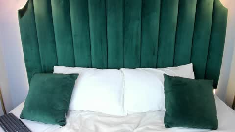 Anny Colson online show from October 24, 2025, 5:37 am