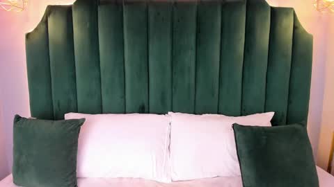 Anny Colson online show from October 26, 2025, 4:07 am