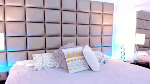 Snapshot of annyhizzle chatting on March 1, 2025, 10:10 pm online show from March 1, 2025, 10:10 pm