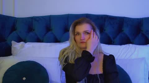 annyraii online show from February 26, 2026, 6:18 pm